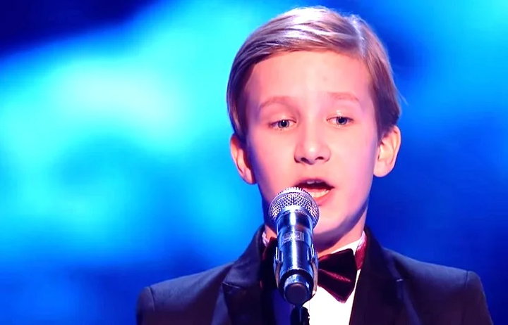 Мальчик с голосом в 4,5 октавы, к которому не повернулись в отечественном "Голос. Дети", покорил английский "The Voice Kids"