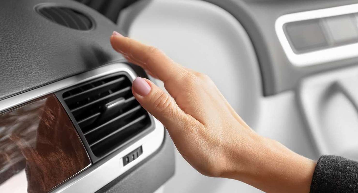 Как быстро избавиться от пыли на решетках воздуховодов климатической системы?