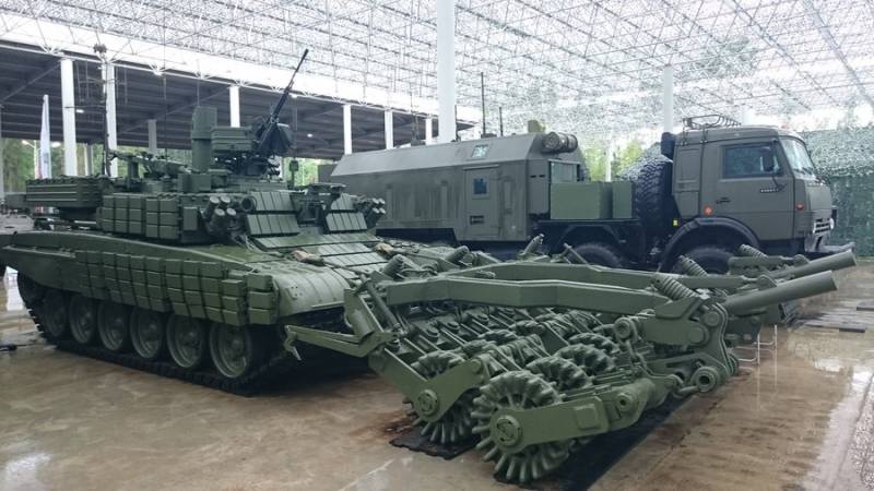 Робототехнический комплекс «Проход-1» в зоне проведения Спецоперации Робототехнический комплекс «Проход-1» в зоне проведения Спецоперации оружие