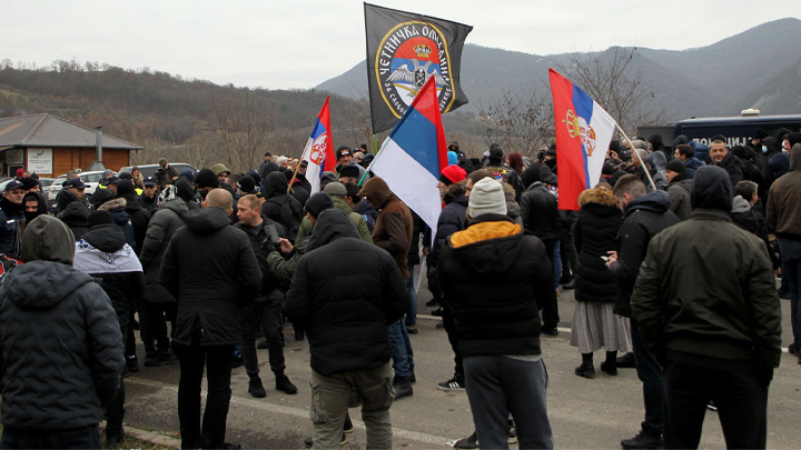 ВЗРЫВ НА БАЛКАНАХ: АЛБАНЦЫ НАЧАЛИ ВОЕННУЮ ОПЕРАЦИЮ В КОСОВО