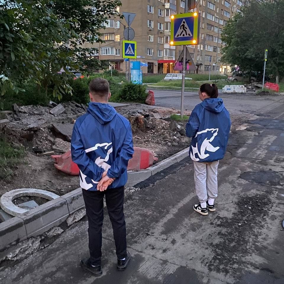 В Твери активисты проинспектировали ремонтные работы на Смоленском переулке