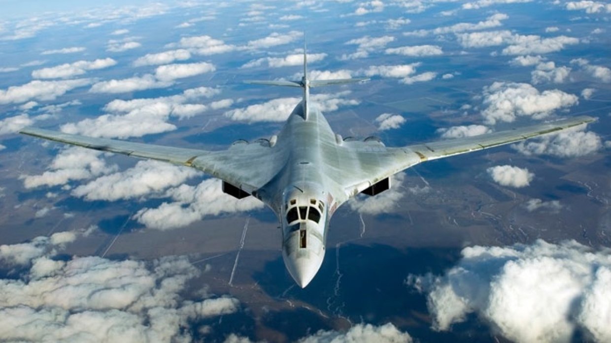 В Минобороны РФ рассказали о плановом полете двух ракетоносцев Ту-160 