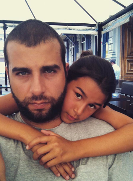 Иван Ургант опубликовал семейные фото в честь 20-летия своей дочери Эрики Иван Ургант опубликовал семейные фото в честь 20-летия своей дочери Эрики Дети,Дети знаменитостей