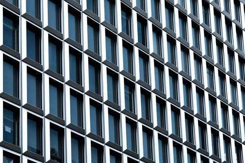 В Улан-Удэ четырехлетний ребенок получил травмы при падении с четвертого этажа