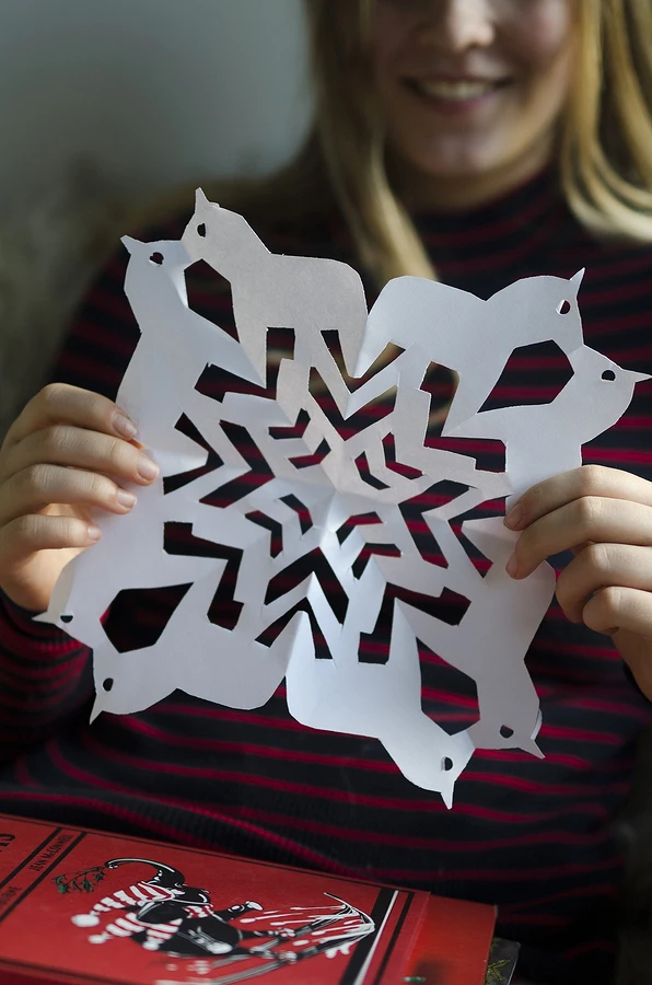 Как сделать снежинку из бумаги: 40 шаблонов разной сложности можно, сделать, чтобы, из бумаги, и источник, сложите, снежинки, снежинок, снежинку, вырезать, своими, самые, ДЛЯ ПОКЛОННИКОВ, у вас, декора, Для этого, показано, только, который, украсить