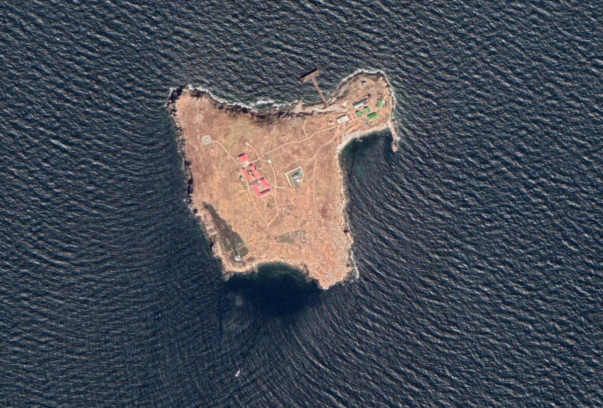 Остров Змеиный, фото со спутника