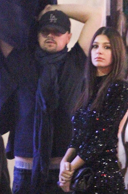 Веселые выходные: Леонардо ДиКаприо и Камила Морроне на рождественской вечеринке в Беверли-Хиллз звездные пары