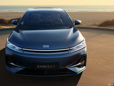 Аналог Toyota Camry и Honda Accord от Geely с запасом хода 2100 км, расходом 2 л на 100 км и мощностью 238 л.с. Geely Galaxy A7 EM-i показали во всей красе