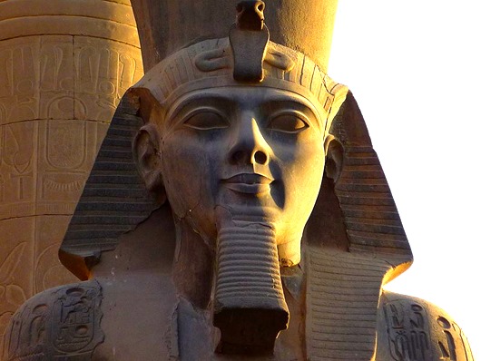 800px-Luxor_temple24