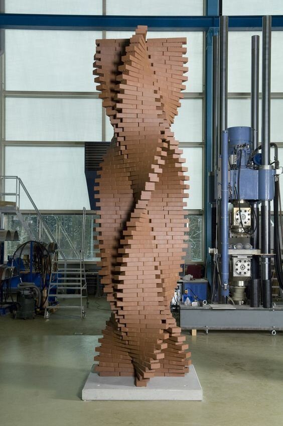 Вы мне, конечно же, не поверите, но это всё - обычные кирпичи Вы мне, конечно же, не поверите, но это всё - обычные кирпичи