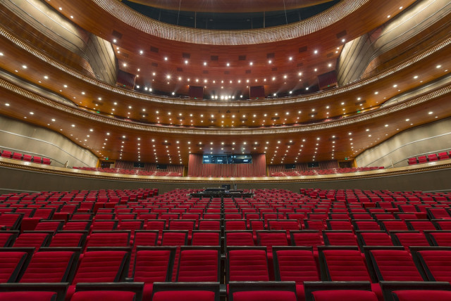 Потрясающие интерьеры оперных театров, какими их видят исполнители