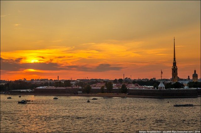 Непередаваемое очарование питерских крыш и головокружительные виды Северной столицы крышам, этого, города, Дворцовой, ощущение, Провода, Питер, Крыши, Здесь, Фактура, слышишь, такое, Именно, Спокойствие, снайпер, живет, Летающая, городом, тарелка, домов