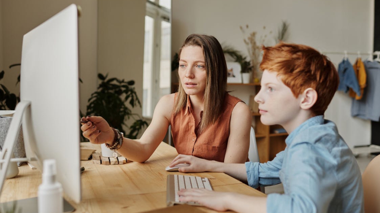 Педагог поделилась лайфхаками, как родителям помочь детям во время обучения в школе