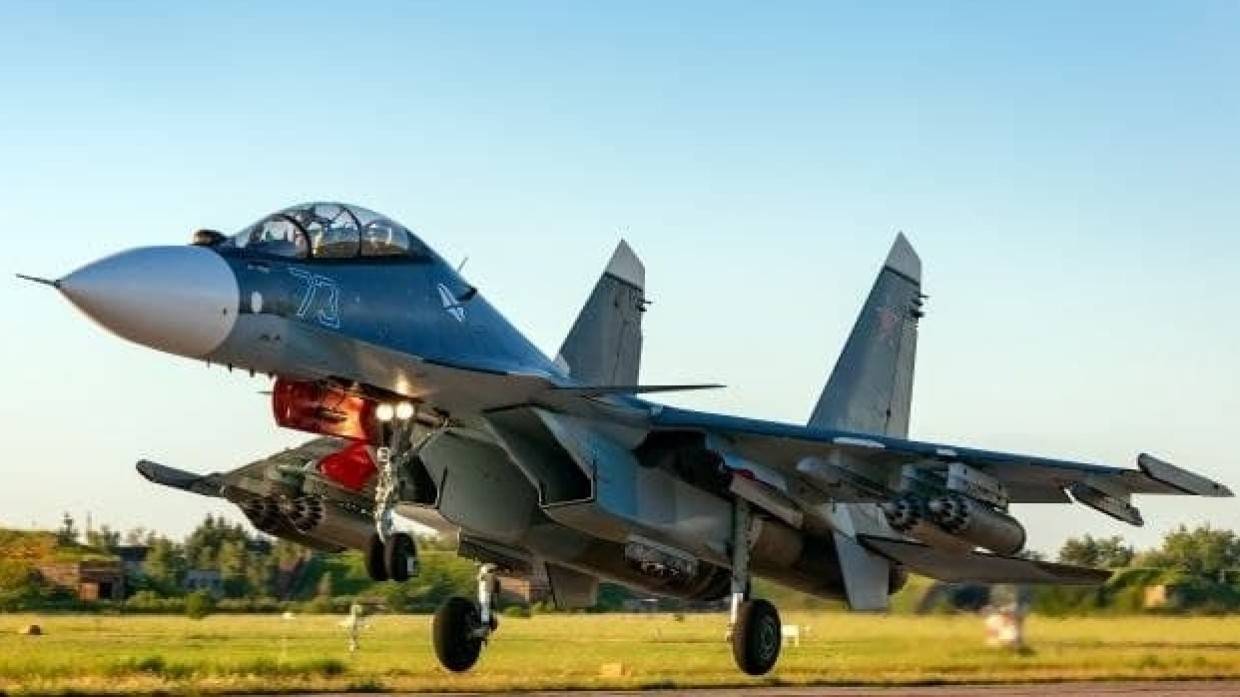 Истребители Су-30 отработали маневры совместного патрулирования