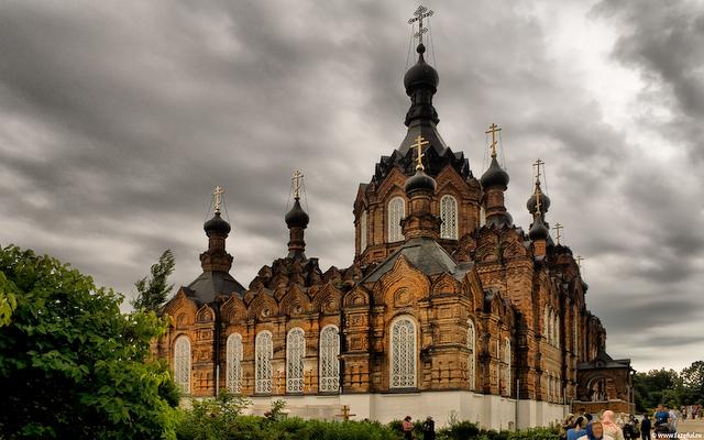 Подъем к Шамординскому храму