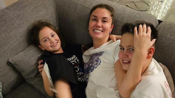 Муцениеце переживает за вернувшегося к ней сына от Прилучного: «Хочу, чтобы у Тимы был баланс»