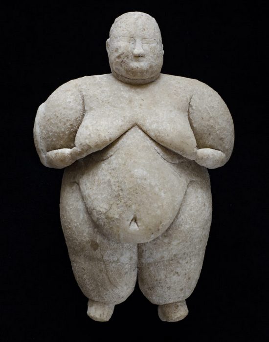 Женская статуэтка 10-тысячелетней давности./фото: hyperallergic.com