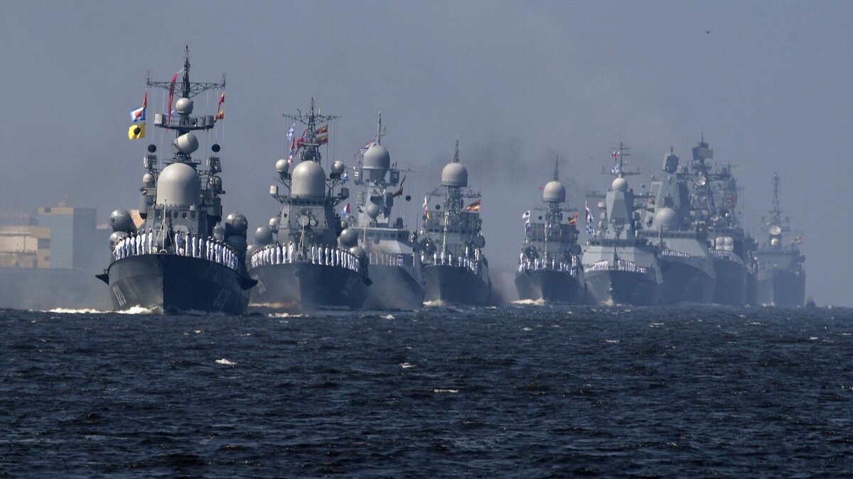 ВМФ РФ возрождается, о чем свидетельствуют планы по его наращиванию. В этом году в распоряжении армии поступит 12 надводных боевых судов и 4 подлодки.-2