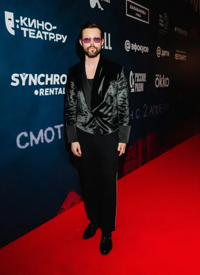 Светлана Иванова и Джаник Файзиев, Саша Бортич и Владимир Машков посетили премьеру сериала 