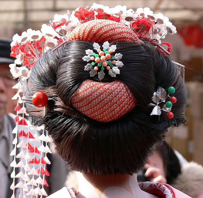 Японская причёска с канзаши.