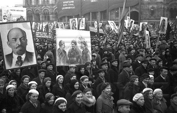 Ноябрьские праздники в СССР: как это было