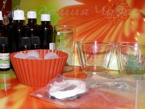 Aromatnaja svecha v stakane 1.jpg