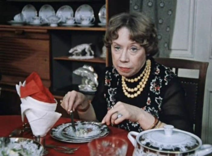 Чтобы помнили... позднее счастье Евгении Ханаевой: чем пожертвовала ради успеха звезда фильма "По семейным обстоятельствам" Чтобы помнили... позднее счастье Евгении Ханаевой: чем пожертвовала ради успеха звезда фильма "По семейным обстоятельствам" Евгения Ханаева,жизнь,истории,кино и тв