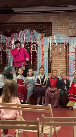 В кокошнике и с русскими напевам: Софья Эрнст отметила день рождения с мужем, гендиректором Первого канала Константином Эрнстом, и их детьми Софьи, Константин, Эрнст, рождения, Софья, Константина, ЭрнстСофья, также, ЭрнстДочери, ЭрнстДень, которая, который, снимается, появилась, СШАСофья, любовью, брендам, отечественным, прошлых, отношений