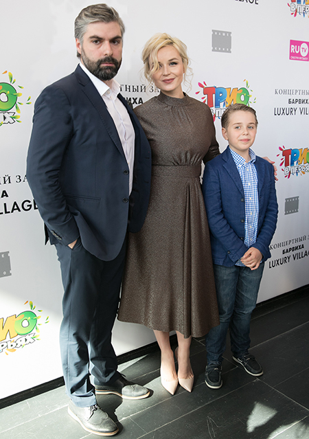 Полина Гагарина с мужем Дмитрием Исхаковым и сыном Андреем