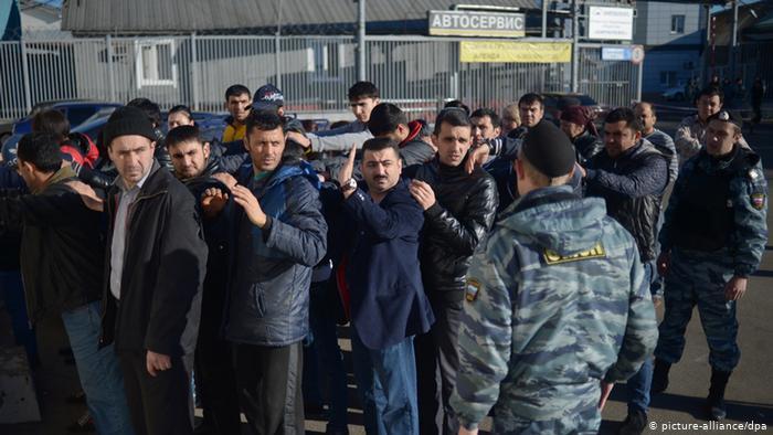 Слишком мягкое отношение к мигрантам способствует росту преступности