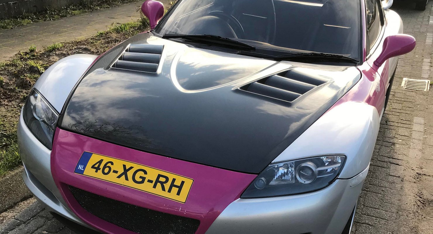 Энтузиаст сделал Mazda RX-7 похожей на RX-8