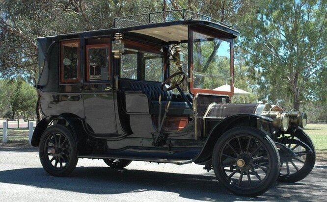 Ansaldi. Компания была основана в 1904 году Микеле Ансальди, а двумя годами позже приобретена «Фиатом». «Фиат» продолжал производить машины под брендом Ansaldi вплоть до 1912 года. На снимке  Ansaldi Fiat Brevetti 2 (1907).