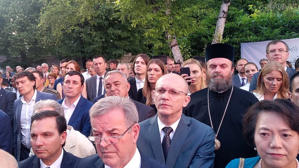 Лидеры сербского общества отпраздновали День России в посольстве РФ в Белграде