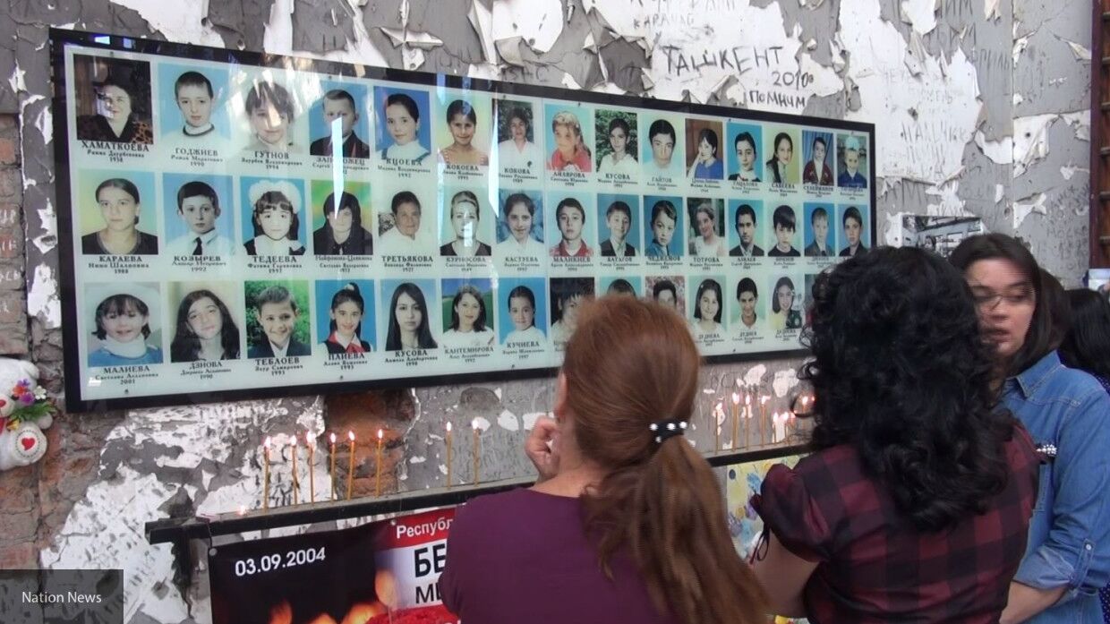 Сколько погибших в беслане 3 сентября. Теракт в школе 1 сентября в Беслане. Трагедия в школе Беслане 1 сентября 2004. 1 Сентября 2004 Беслан школа 1 до трагедии.