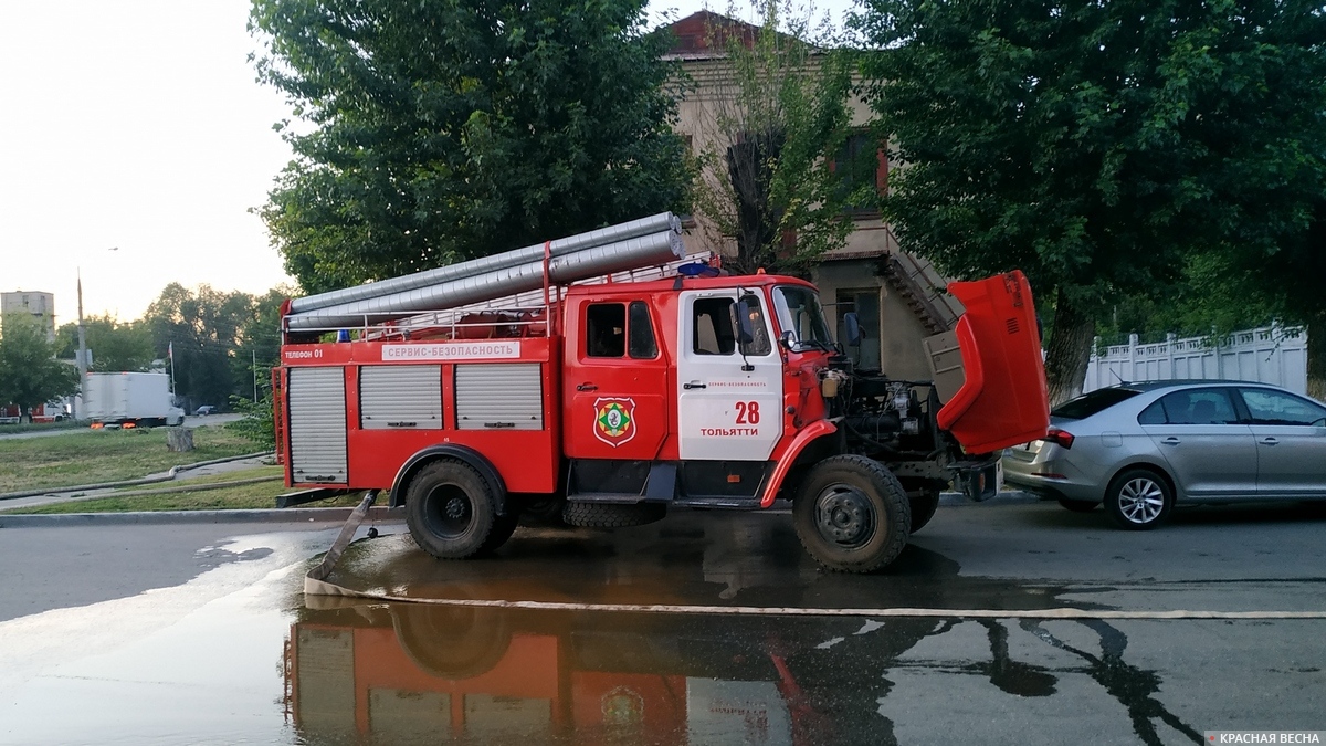 В Архангельске при пожаре на исследовательском судне пострадал человек