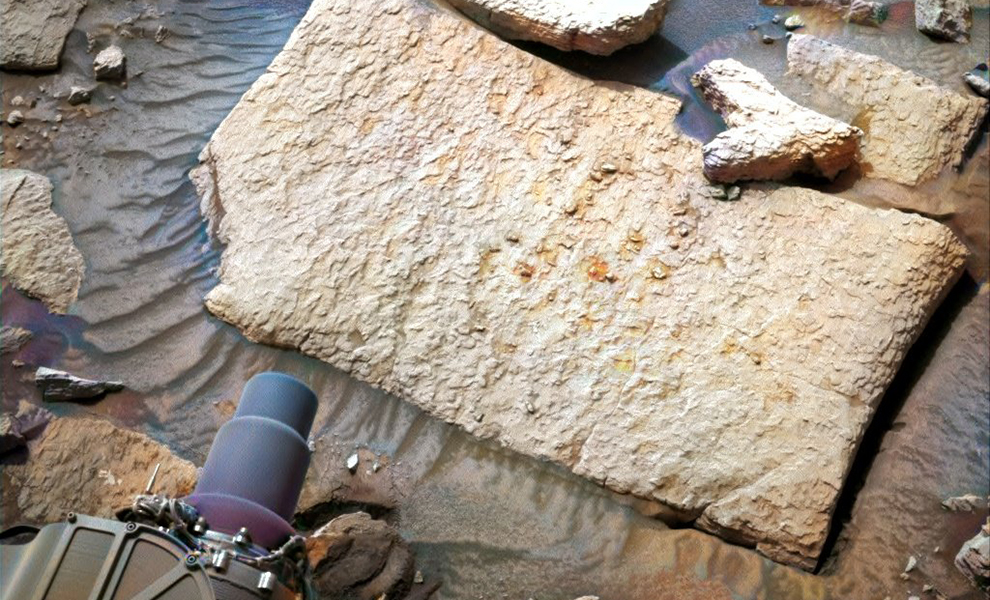 На Марсе нашли камень, похожий на плиту созданную машиной