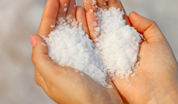 ведьма соль против заклинаний