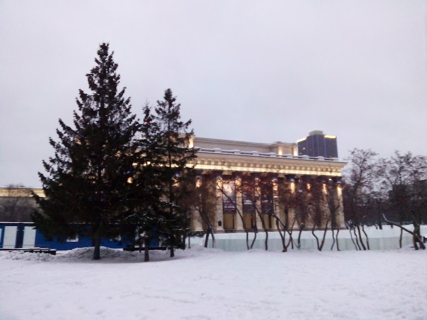 Из-за потепления 17 января главный каток Новосибирска откроется позже