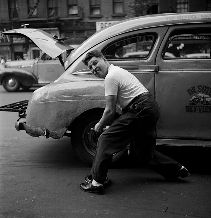 Замена колеса, 1946 life, Стэнли Кубрик, звезды, знаменитости, режиссеры, фотограф, фотографии, юность гения