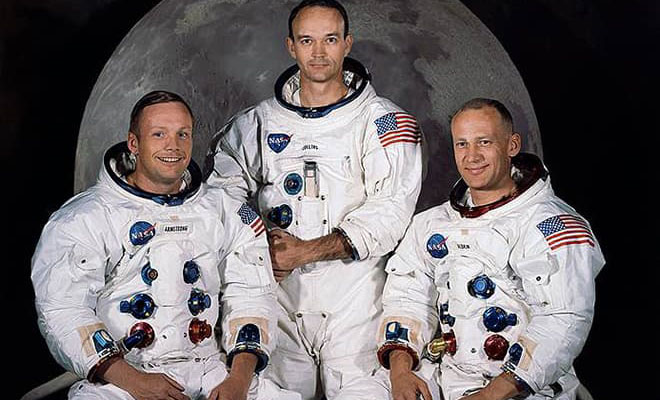 Почему первые космонавты в СССР и США были разного роста. Гагарин 157 сантиметров, а Армстронг 180