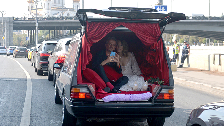 Весело кутили — бюджет Твери за день спустили россия