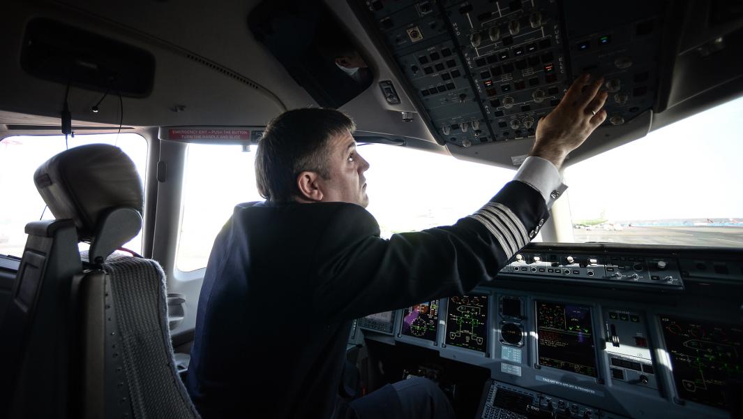 Льготы на «бочку»: военных пилотов удержат на службе соцгарантиями Льготы на «бочку»: военных пилотов удержат на службе соцгарантиями Авиация