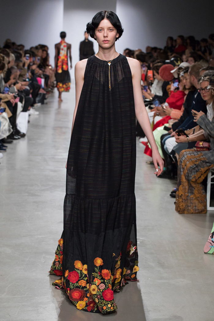 Тренд на вышивки на примере Парижской недели моды мода,мода и красота,модные тенденции