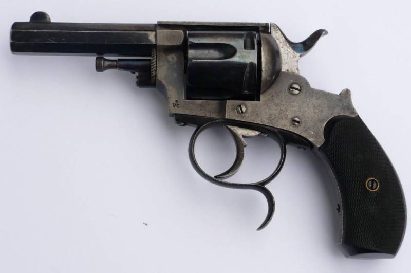 Револьверы и пистолеты от Виктора Коллетта оружие