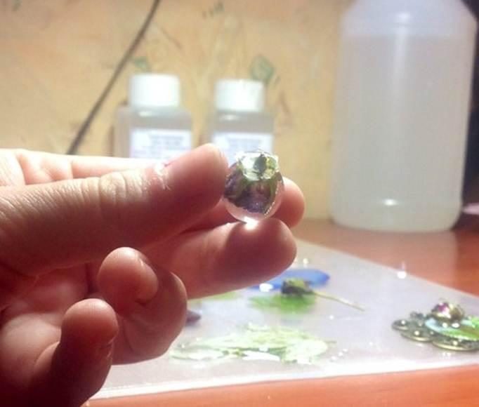 Серьги-шарики из эпоксидной смолы Серьги-шарики из эпоксидной смолы из эпоксидной смолы