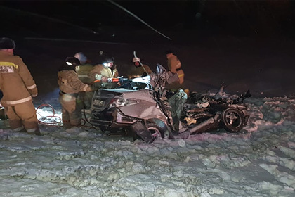 Три человека погибли в ДТП с грузовиком в российском регионе
