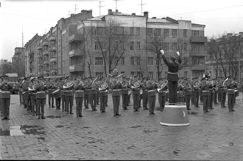 30 искренних чёрно-белых фотографий о жизни на Урале в советское время в мире, жизнь, люди, ностальгия, советское время, урал