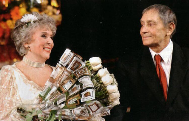 «Уникальная женщина» Вера Васильева отметила свой 93- й день рождения на сцене «Уникальная женщина» Вера Васильева отметила свой 93- й день рождения на сцене актриса,Вера Васильева,кино и тв,наши звезды,фильм,шоубиz,шоубиз