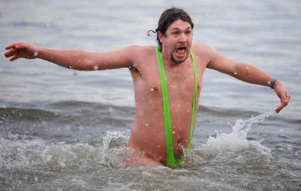 Эмоциональные новогодние купания 