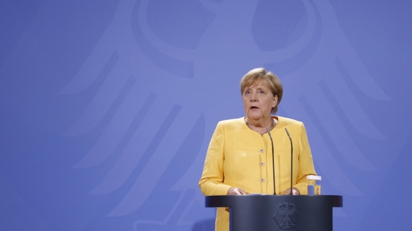 Канцлер ФРГ Меркель управляет страной последнюю каденцию
